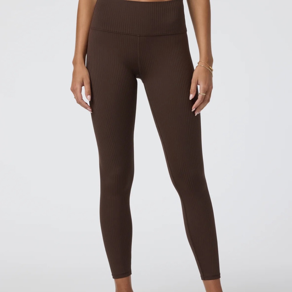 Vuori Ribbed Leggings in Chocolate Brown